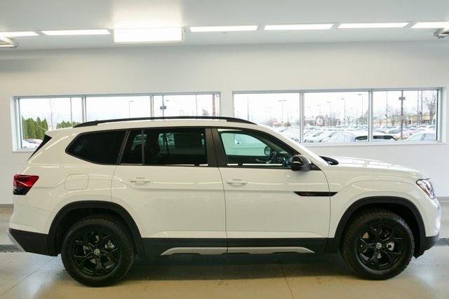 new 2025 Volkswagen Atlas car, priced at $47,323