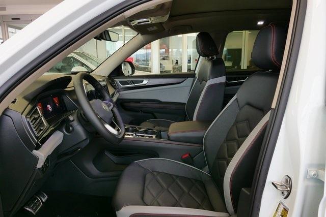 new 2025 Volkswagen Atlas car, priced at $47,323