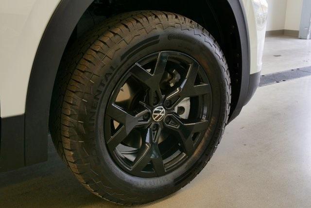 new 2025 Volkswagen Atlas car, priced at $47,323