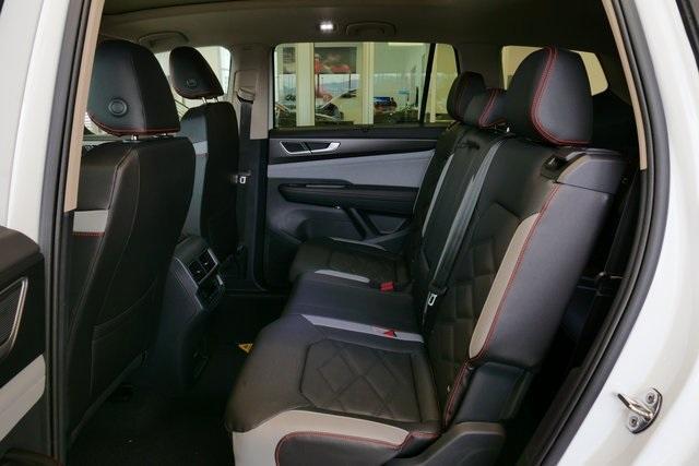 new 2025 Volkswagen Atlas car, priced at $47,323