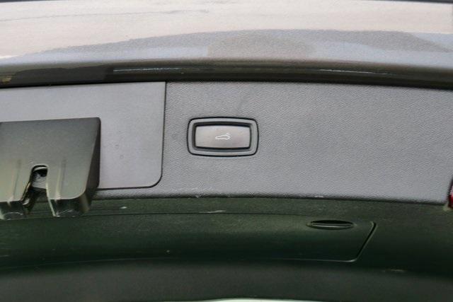 used 2022 Porsche Cayenne car, priced at $53,992