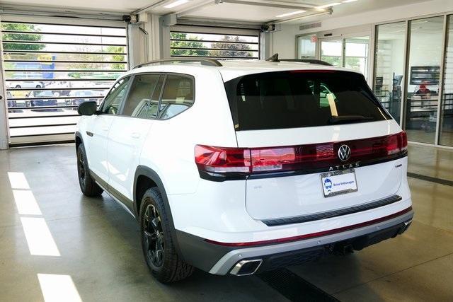 new 2025 Volkswagen Atlas car, priced at $49,059
