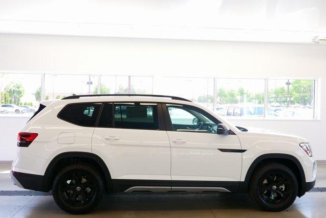 new 2025 Volkswagen Atlas car, priced at $49,059