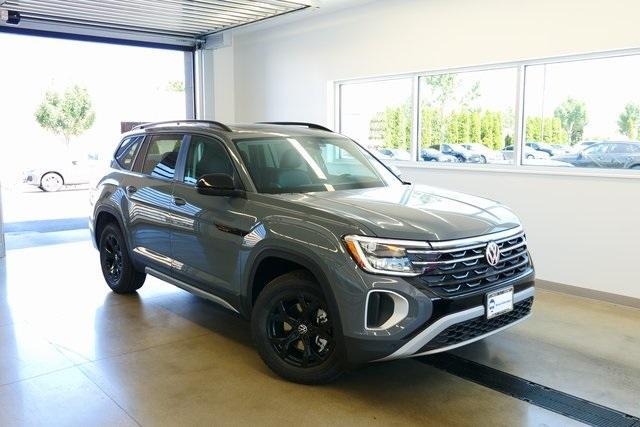 new 2025 Volkswagen Atlas car, priced at $48,048