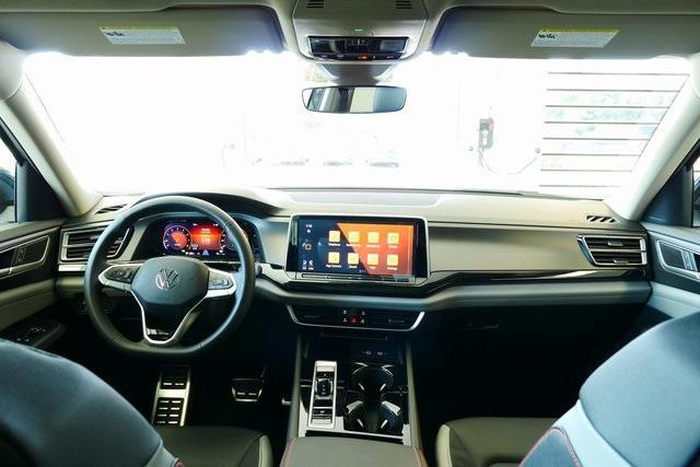 new 2025 Volkswagen Atlas car, priced at $47,676