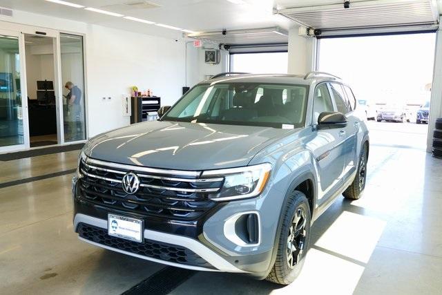 new 2025 Volkswagen Atlas car, priced at $47,676