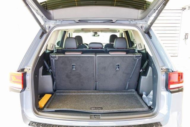 new 2025 Volkswagen Atlas car, priced at $47,676