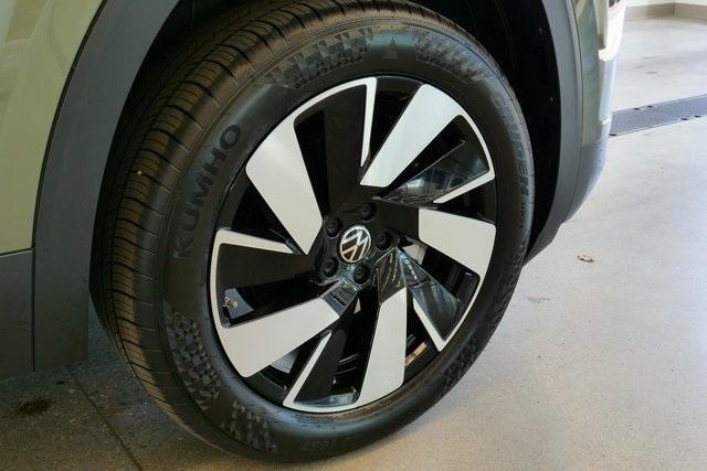 new 2025 Volkswagen Atlas Cross Sport car, priced at $49,716