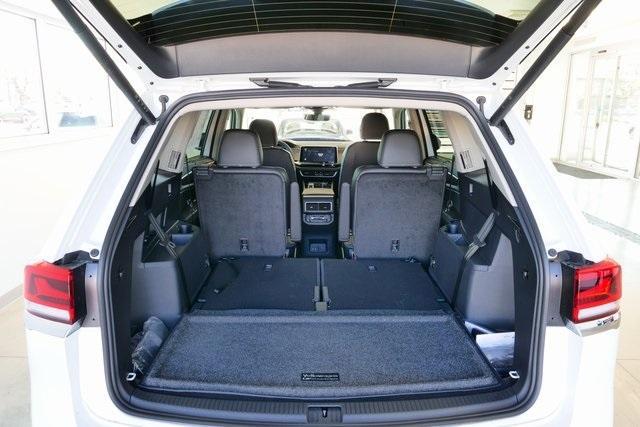 new 2025 Volkswagen Atlas car, priced at $52,389