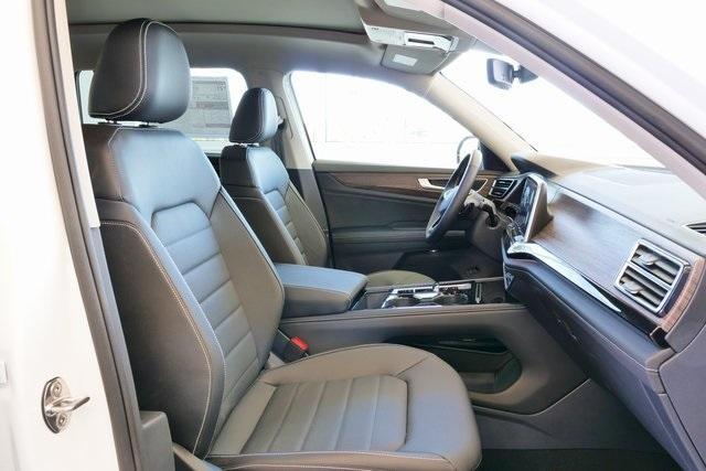 new 2025 Volkswagen Atlas car, priced at $52,389