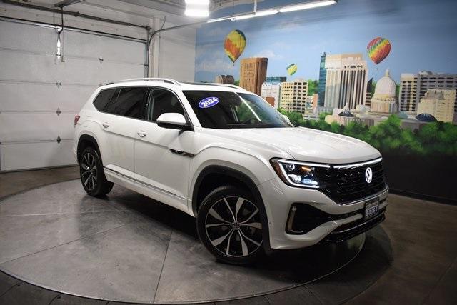 new 2024 Volkswagen Atlas car, priced at $53,868