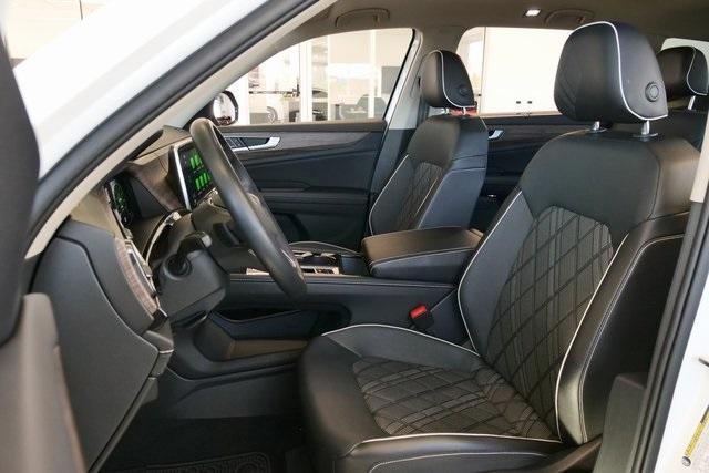 used 2025 Volkswagen Atlas car, priced at $45,999