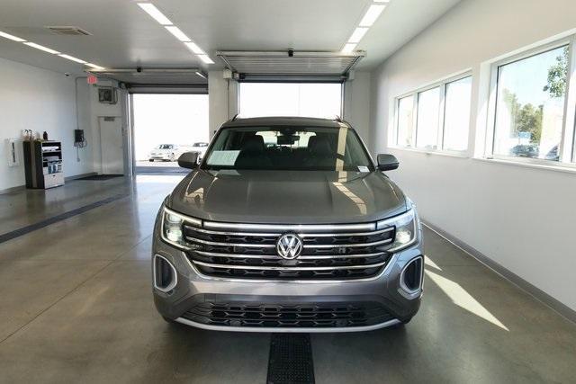 used 2024 Volkswagen Atlas car, priced at $30,999