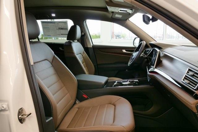 new 2025 Volkswagen Atlas car, priced at $50,351