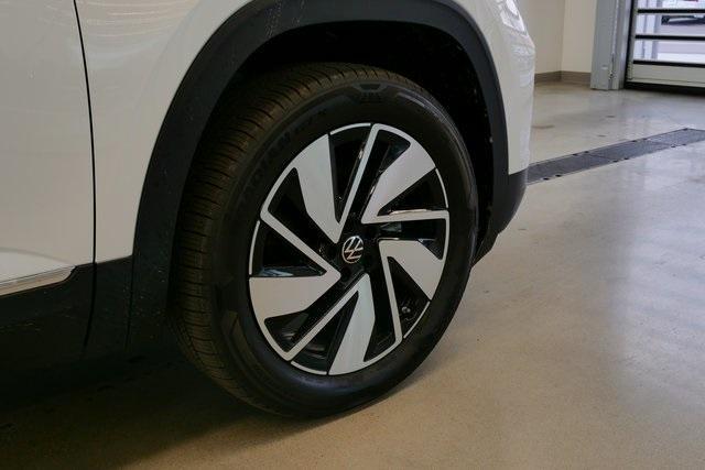 new 2025 Volkswagen Atlas car, priced at $50,351