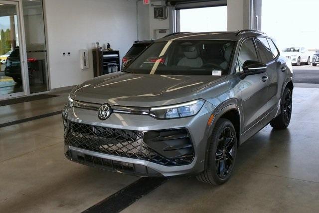 new 2025 Volkswagen Tiguan car, priced at $37,717