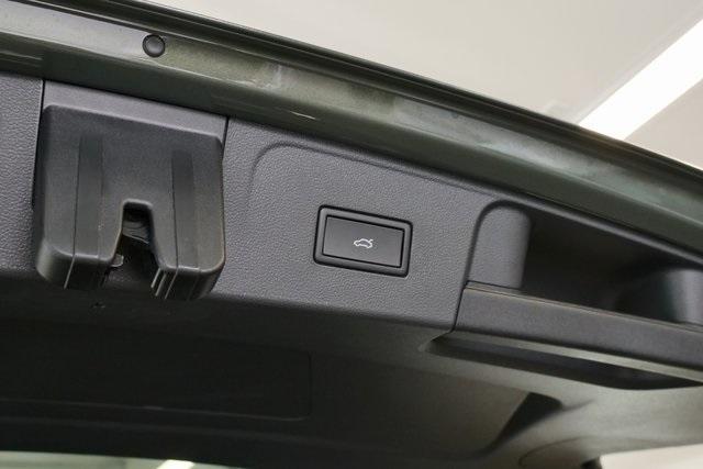 new 2026 Volkswagen Atlas car, priced at $57,421