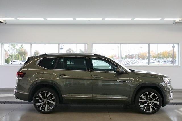 new 2026 Volkswagen Atlas car, priced at $57,421