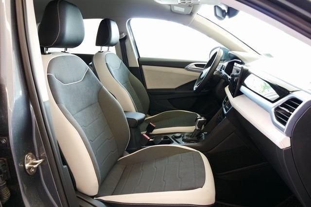 new 2025 Volkswagen Taos car, priced at $30,433