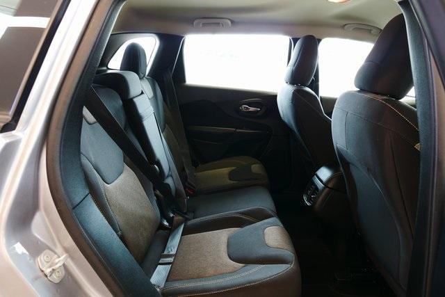 used 2015 Jeep Cherokee car, priced at $5,478