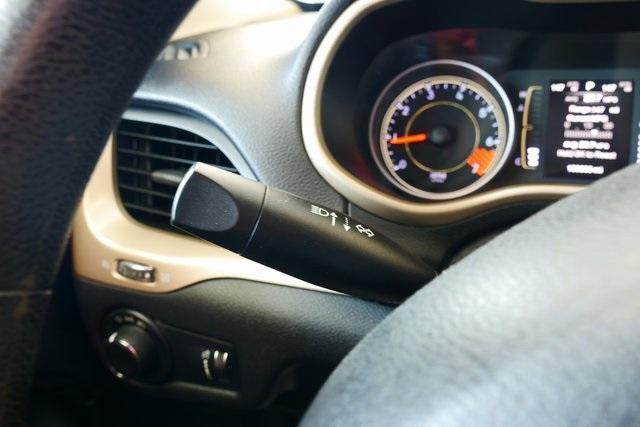 used 2015 Jeep Cherokee car, priced at $5,478