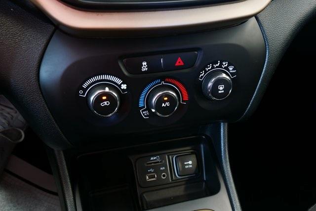used 2015 Jeep Cherokee car, priced at $5,478