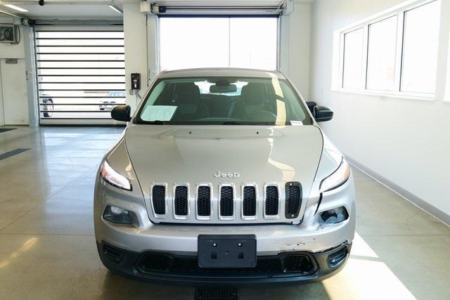 used 2015 Jeep Cherokee car, priced at $5,478