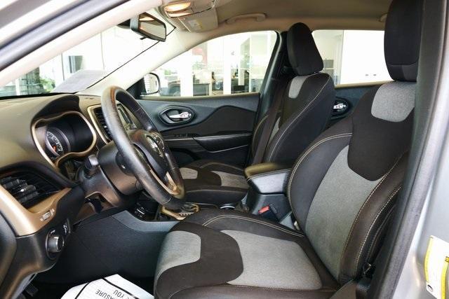 used 2015 Jeep Cherokee car, priced at $5,478