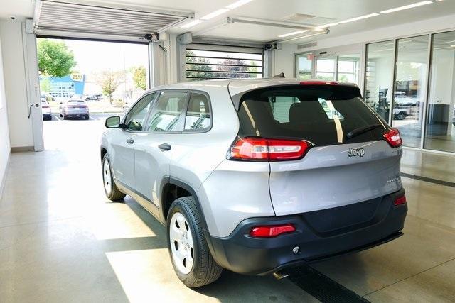 used 2015 Jeep Cherokee car, priced at $5,478