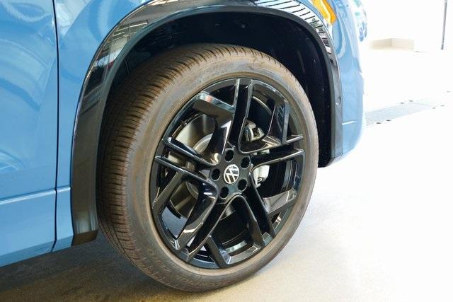 new 2025 Volkswagen Tiguan car, priced at $37,962