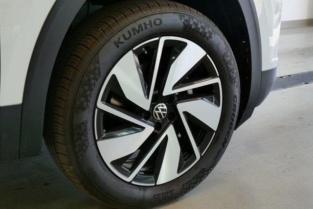 new 2025 Volkswagen Atlas car, priced at $45,204