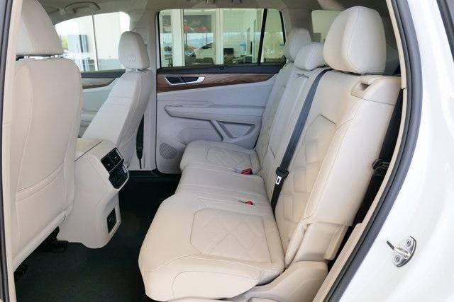 new 2025 Volkswagen Atlas car, priced at $45,204