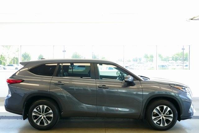 used 2023 Toyota Highlander car, priced at $38,999