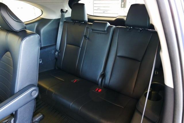 used 2023 Toyota Highlander car, priced at $38,999