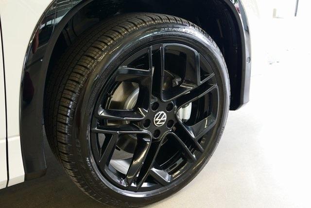 new 2025 Volkswagen Tiguan car, priced at $39,596