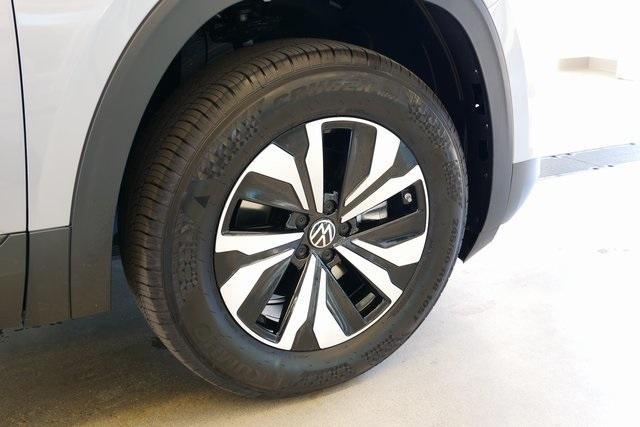 new 2025 Volkswagen Atlas car, priced at $41,930