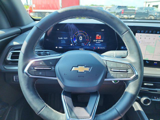 used 2025 Chevrolet Traverse car, priced at $44,987