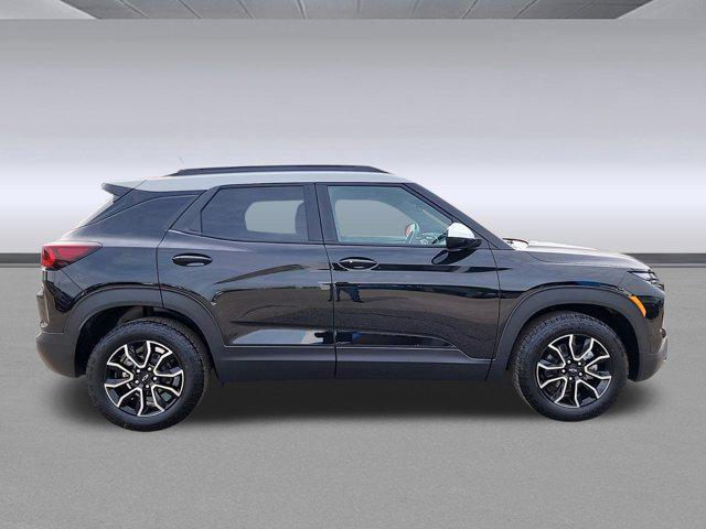 new 2025 Chevrolet TrailBlazer car, priced at $29,390