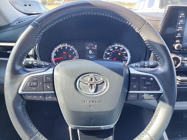 used 2021 Toyota Highlander car, priced at $28,486