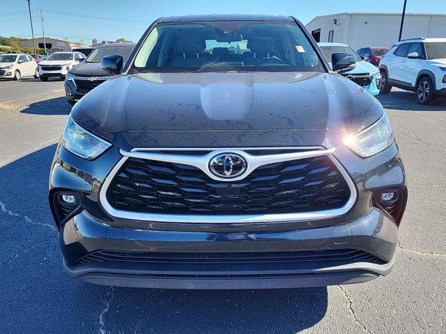 used 2021 Toyota Highlander car, priced at $28,486