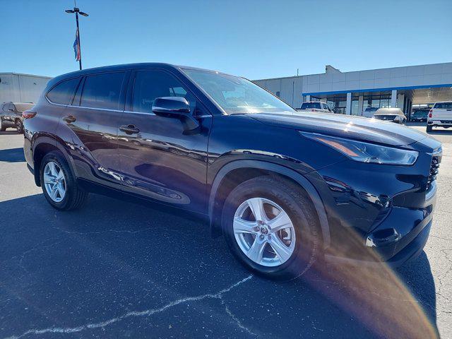 used 2021 Toyota Highlander car, priced at $28,486