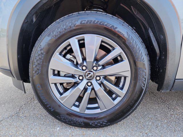 used 2024 Nissan Pathfinder car, priced at $35,162