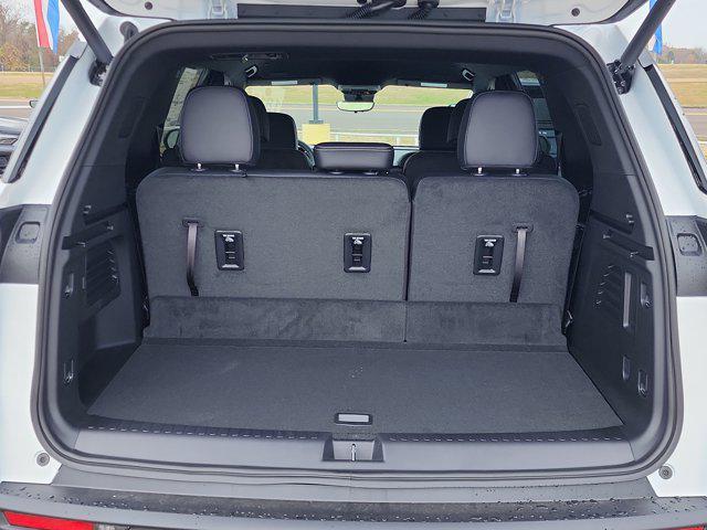 new 2026 Chevrolet Traverse car, priced at $47,205