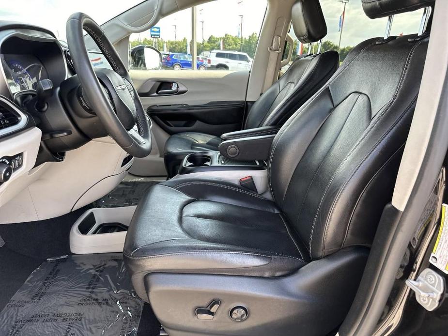 used 2022 Chrysler Pacifica car, priced at $25,292