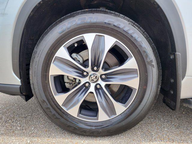 used 2024 Toyota Highlander Hybrid car, priced at $43,548