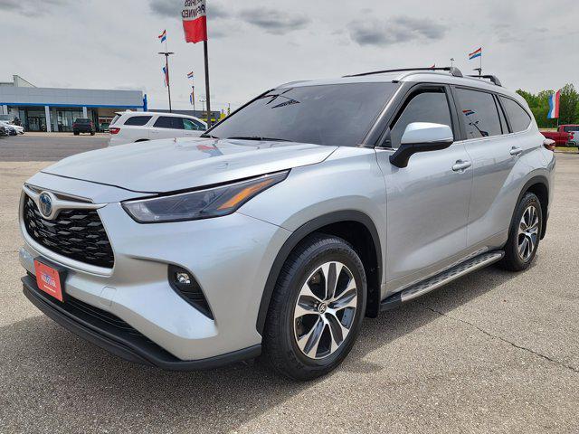 used 2024 Toyota Highlander Hybrid car, priced at $43,548