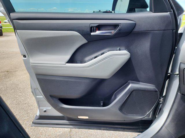 used 2024 Toyota Highlander Hybrid car, priced at $43,548