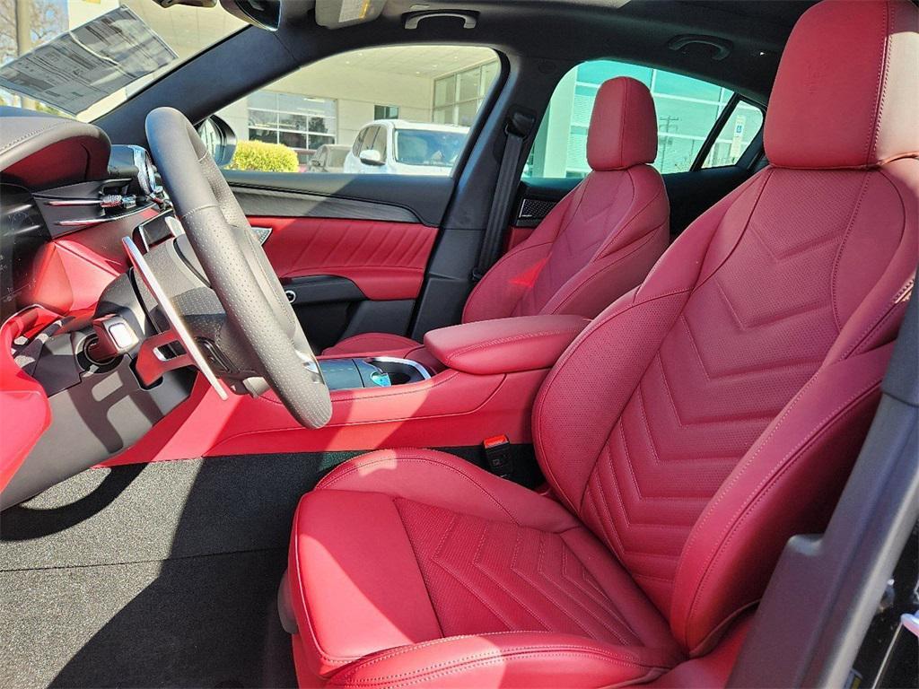 new 2025 Maserati Grecale car, priced at $78,350