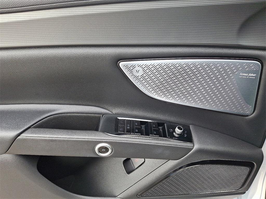 used 2024 Maserati Grecale car, priced at $36,995