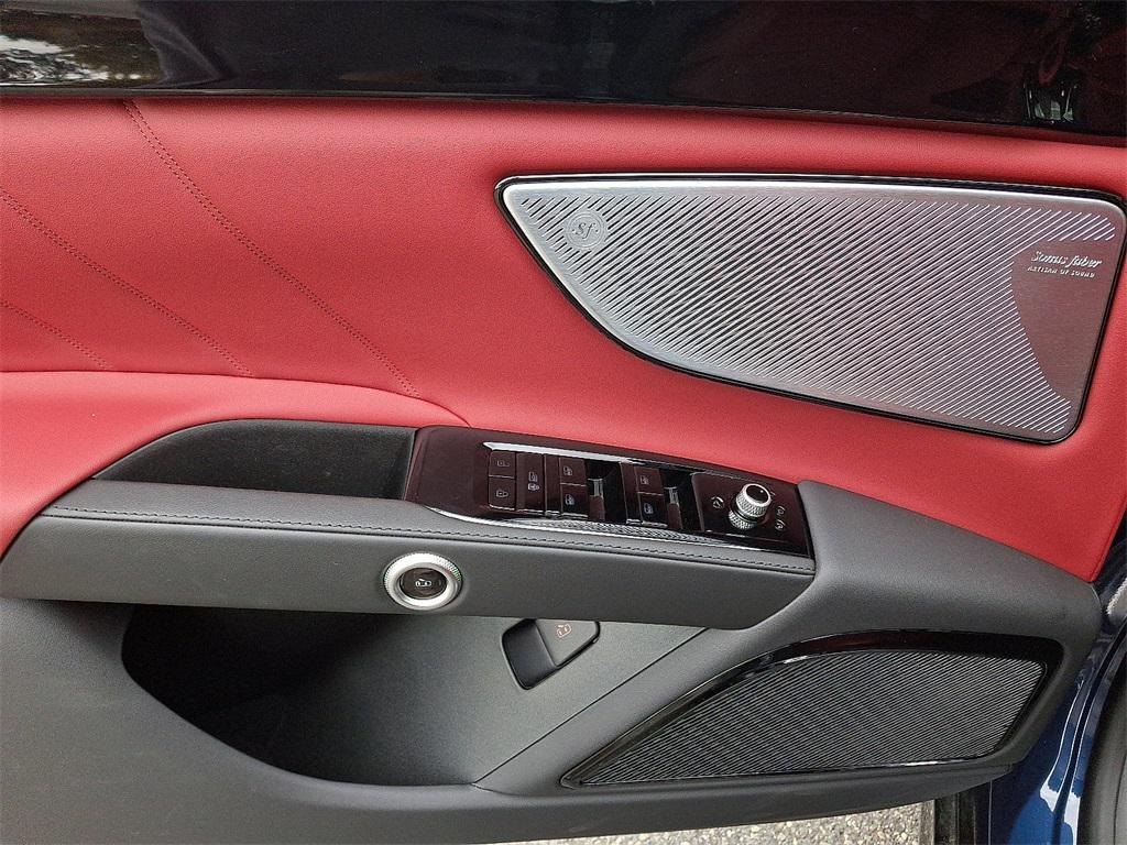 new 2025 Maserati Grecale car, priced at $92,155